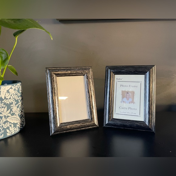 Picture Frame Set - Picture 1 of 2